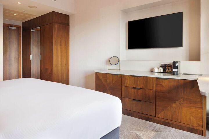 Room 37 of 206