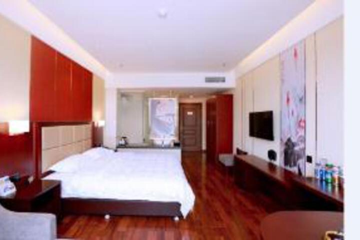 Room 6 of 7