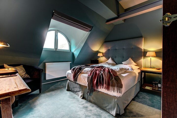 Room 2 of 45