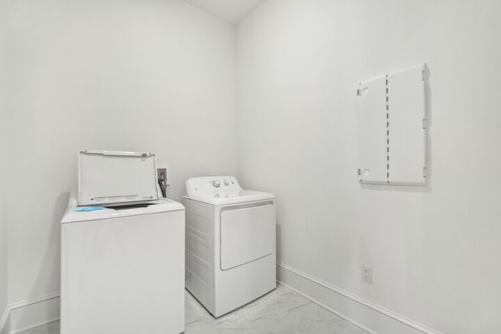 Laundry 10 of 33