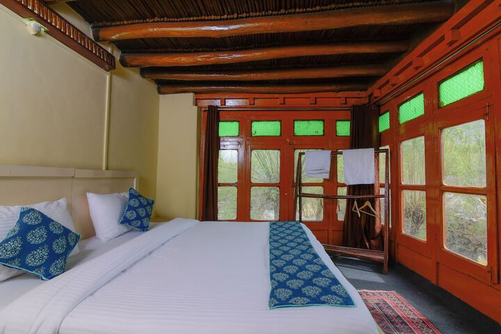 Room 9 of 17