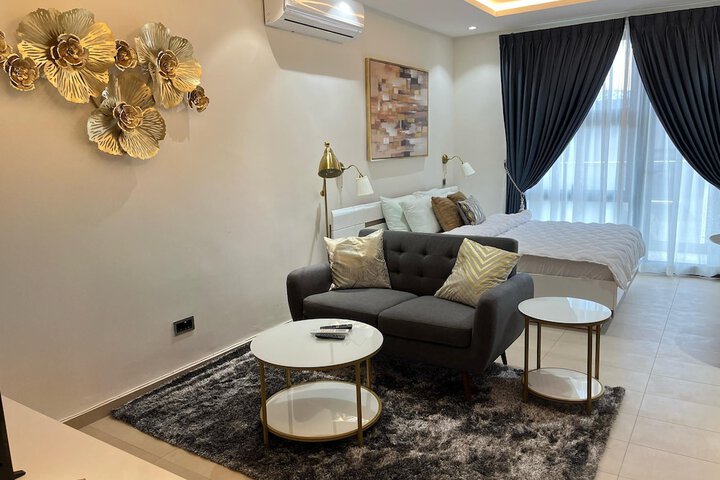 Room 17 of 34