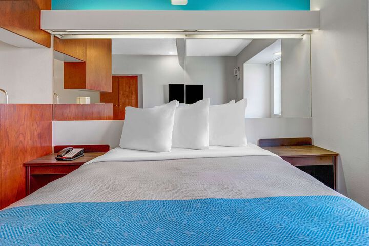 Room 23 of 58