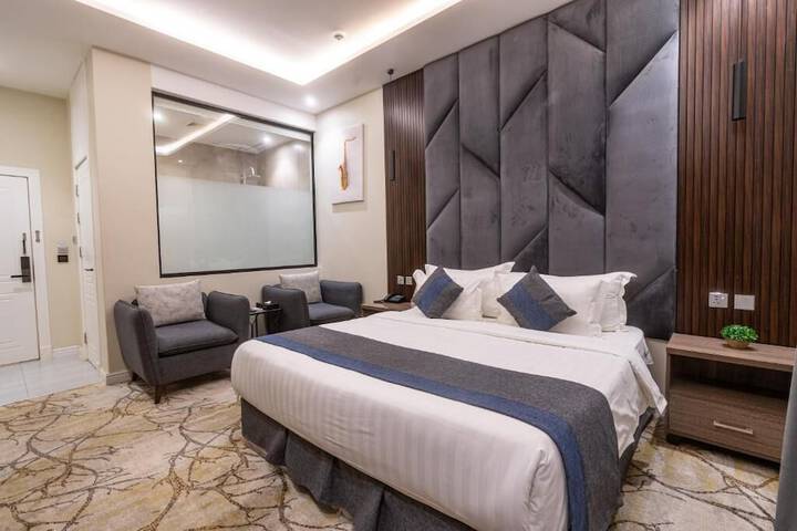 Room 8 of 19