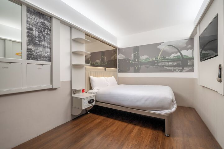 Room 14 of 47