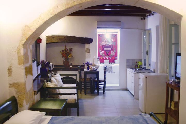 Room 4 of 38