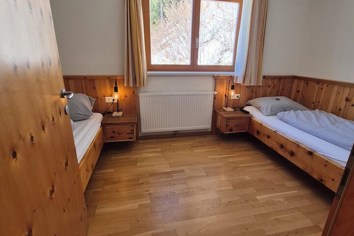 Room 12 of 62