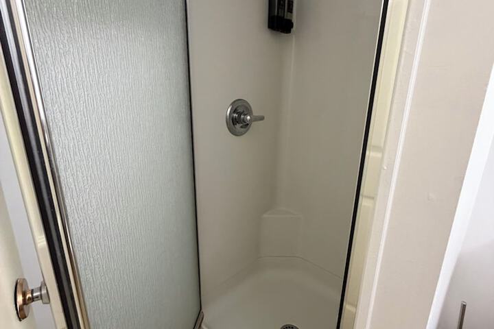 Room 14 of 18