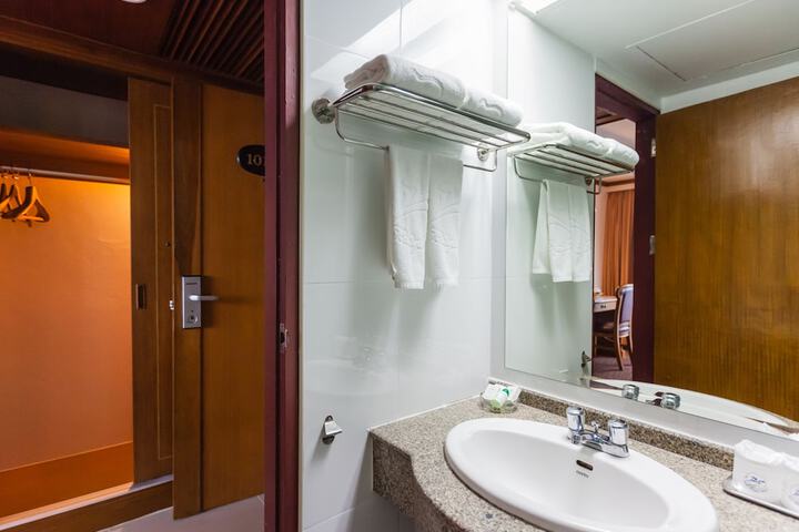 Room 13 of 67