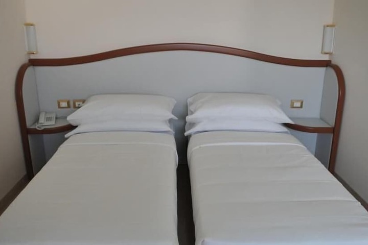 Room 4 of 23