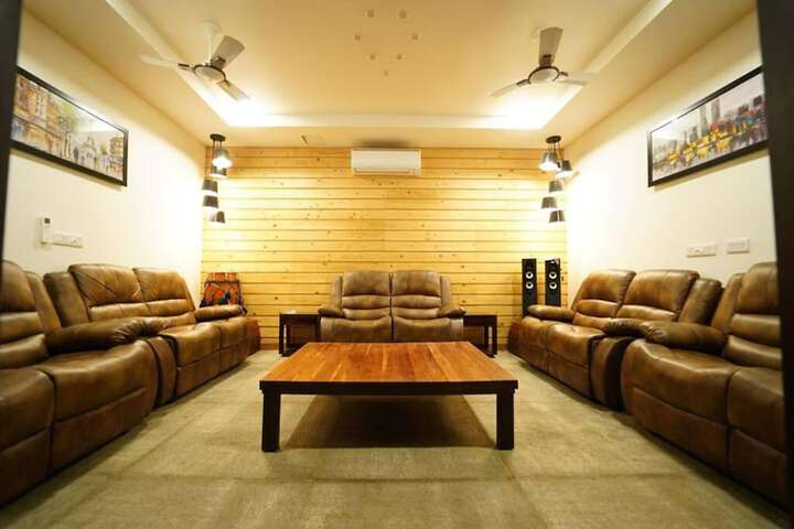 Room 6 of 21