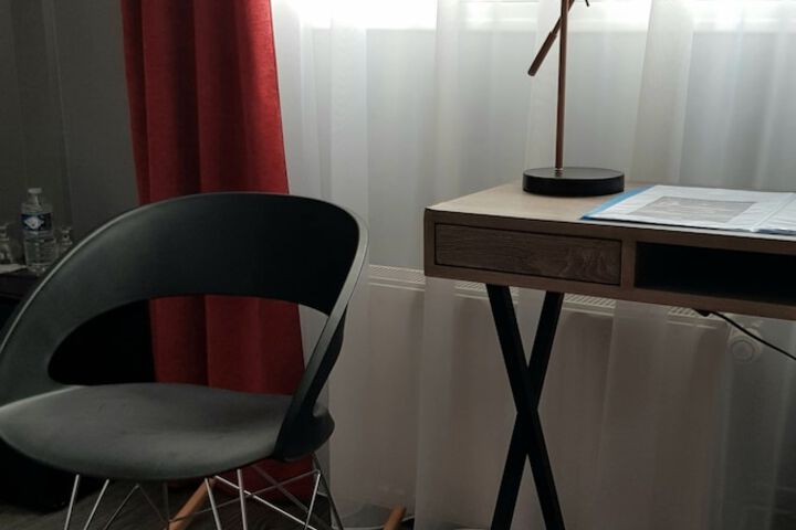 Room 49 of 99