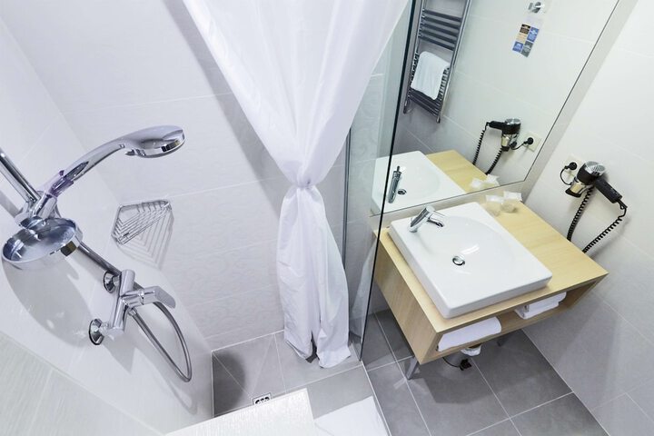 Room 20 of 42