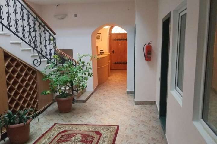 Ballroom/Hall 9 of 9