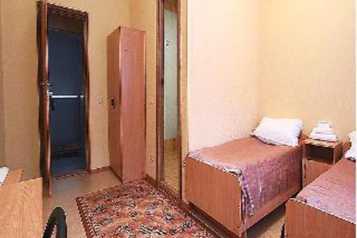 Room 9 of 10