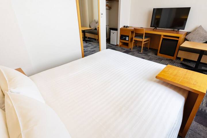 Room 5 of 65