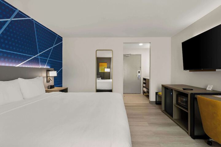 Room 22 of 61