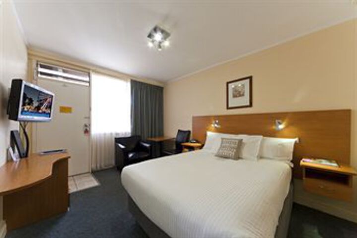 Room 13 of 36