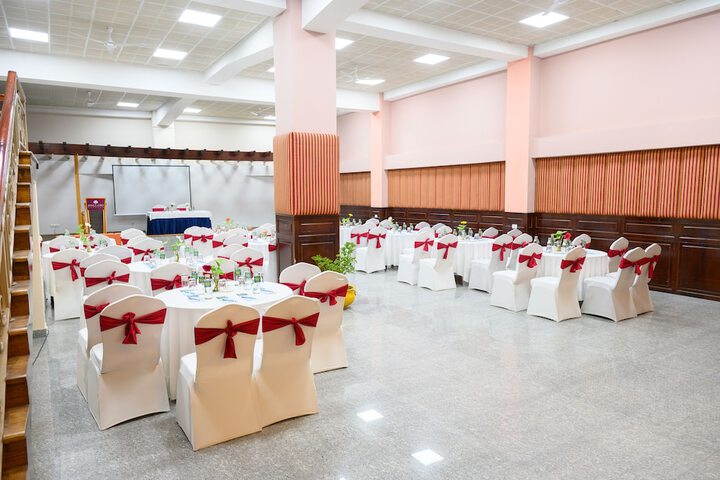 Ballroom/Hall 62 of 70