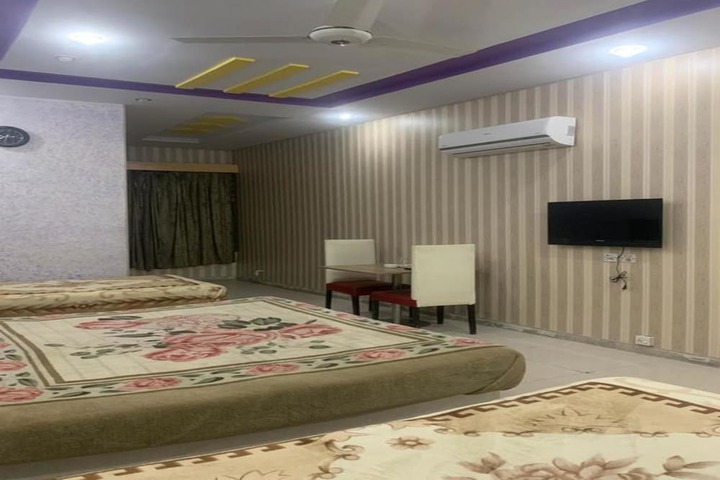 Room 54 of 68