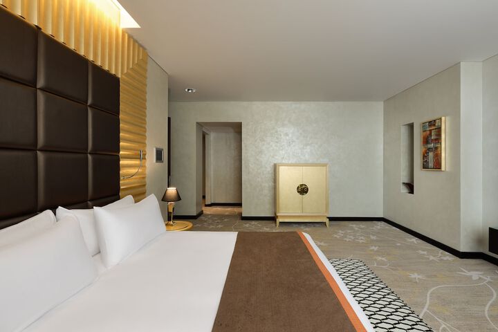 Room 5 of 149