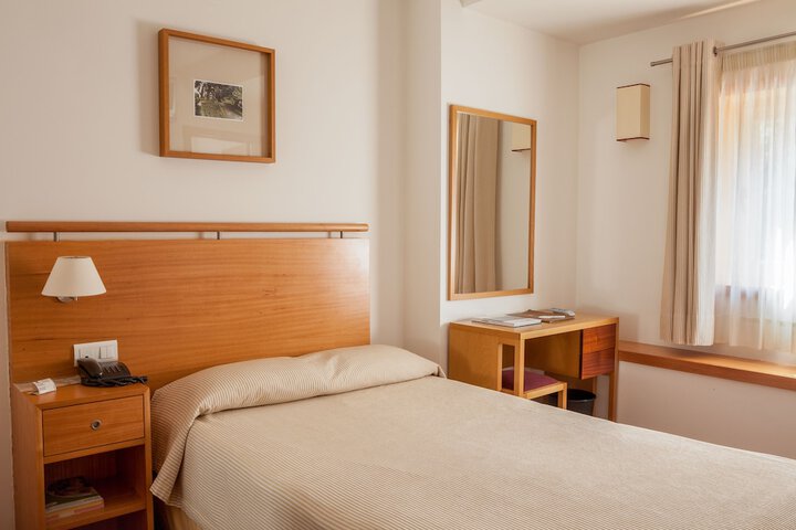 Room 6 of 51