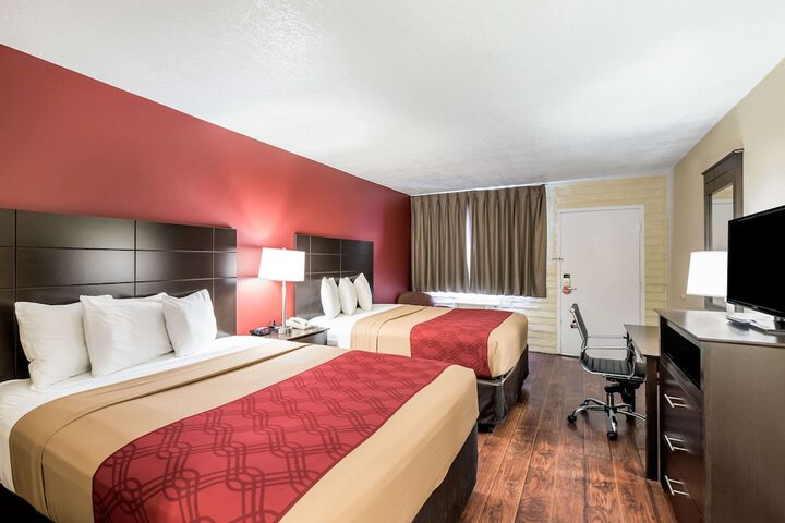 Room 18 of 37