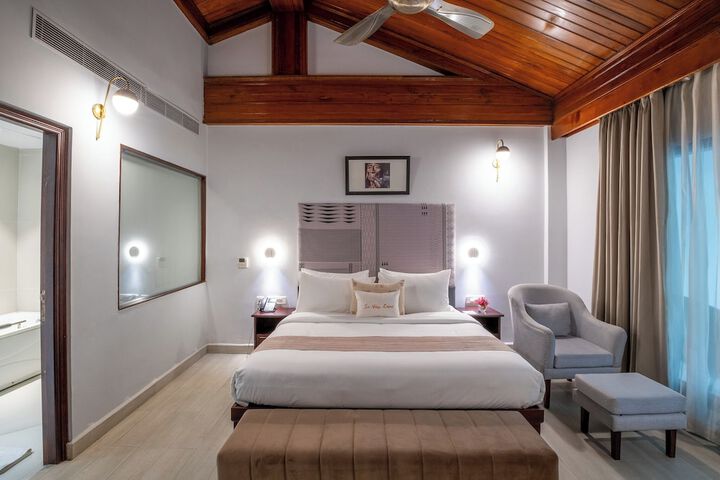 Room 7 of 30