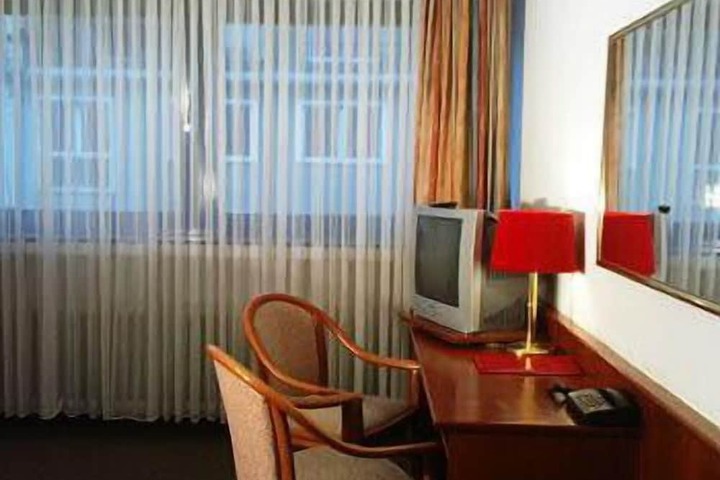 Room 20 of 44