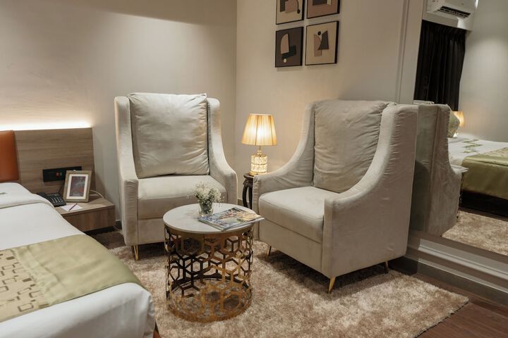 Room 14 of 34