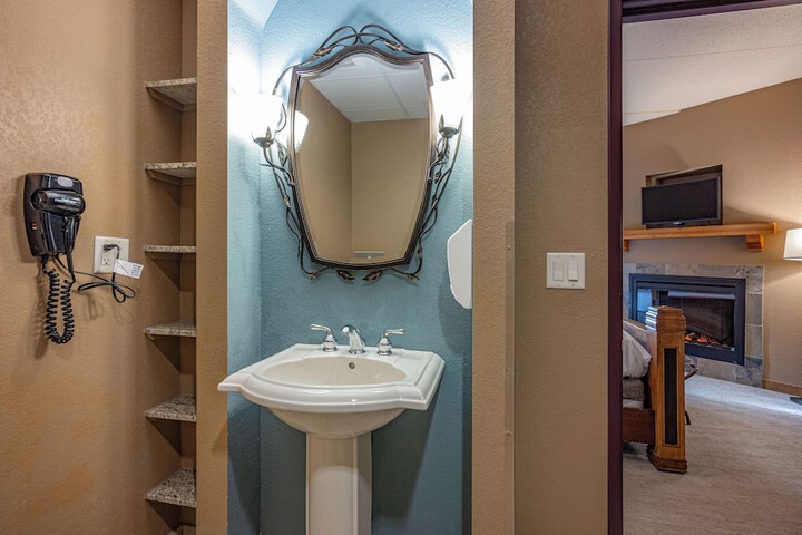 2 Queen Beds Mobility Accessible Villa Golf View (40 of 68)