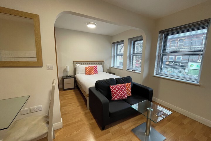 Room 14 of 28