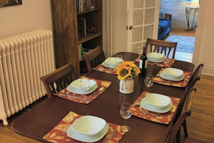 Dining 11 of 34