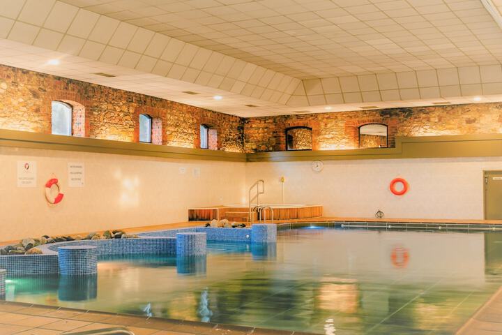 Hotel Pool
