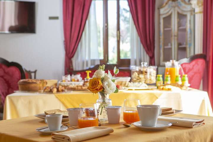 Breakfast/Coffee Service 51 of 65