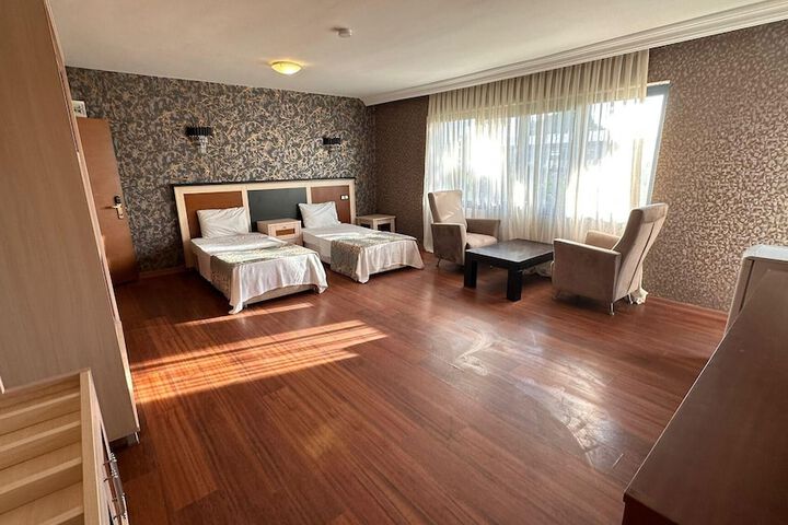 Room 13 of 53