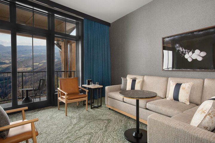 Room 40 of 223
