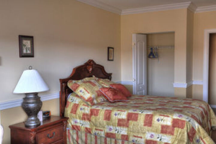 Room 11 of 28