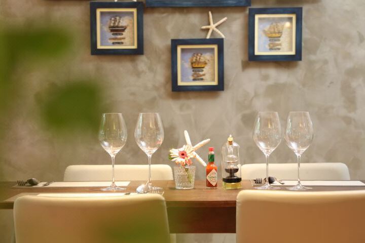 Dining 10 of 13