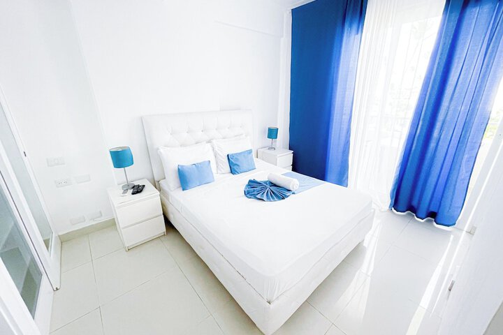 Room 3 of 35
