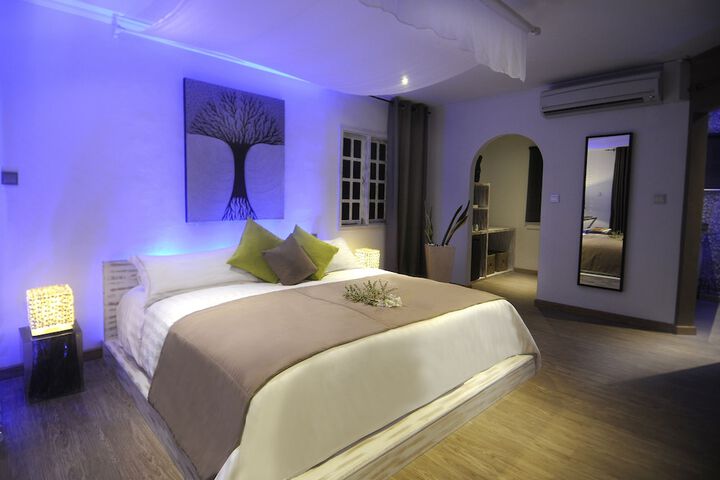 Room 12 of 120