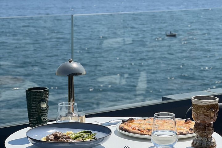 Dining 58 of 66