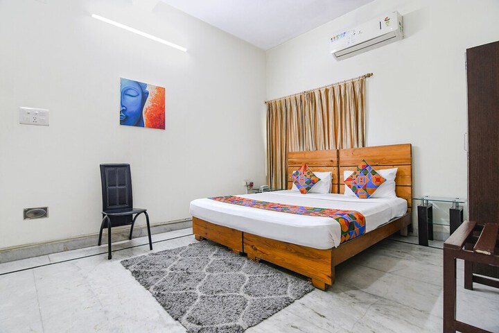 Room 21 of 33