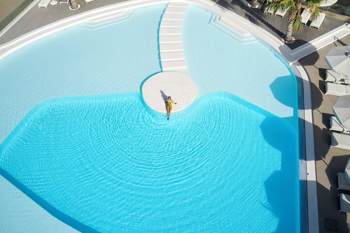 Pool 52 of 109