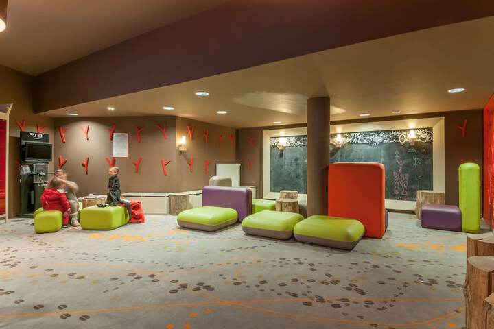 Hotel Interior 18 of 32