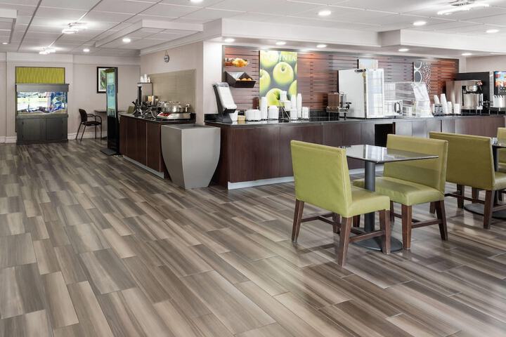 Breakfast/Coffee Service 30 of 33