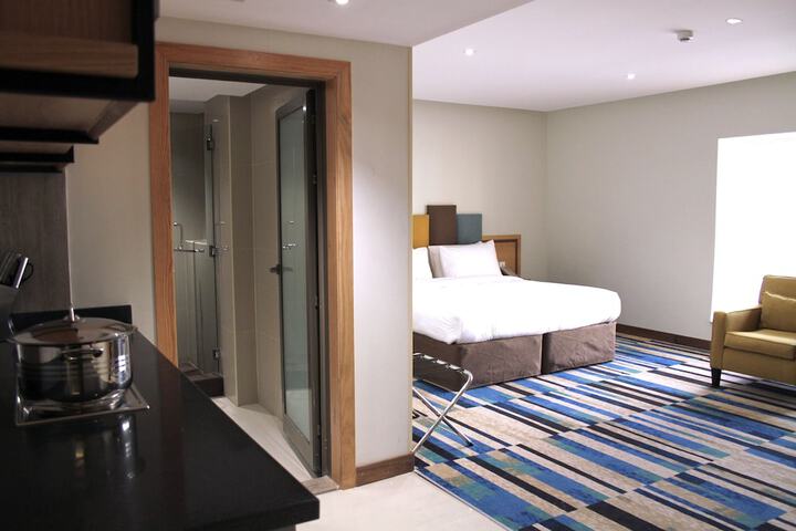 Room 15 of 32