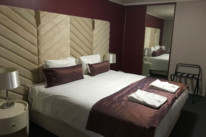 Room 9 of 66