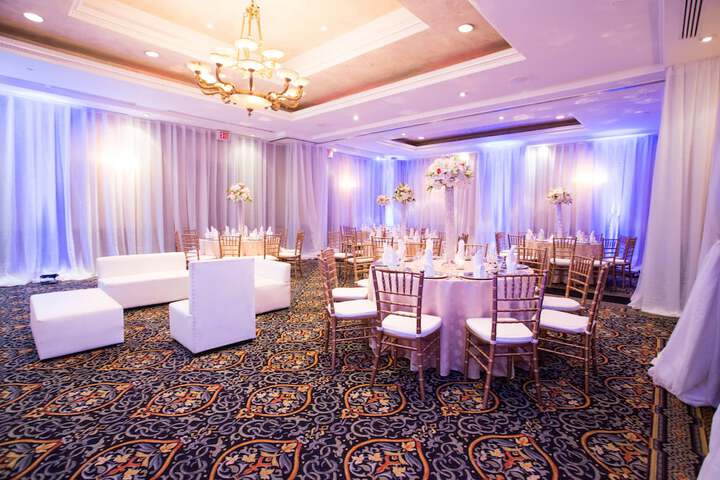 Ballroom/Hall 70 of 92