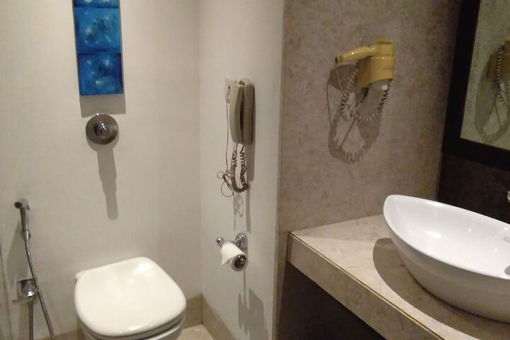 Room 17 of 29